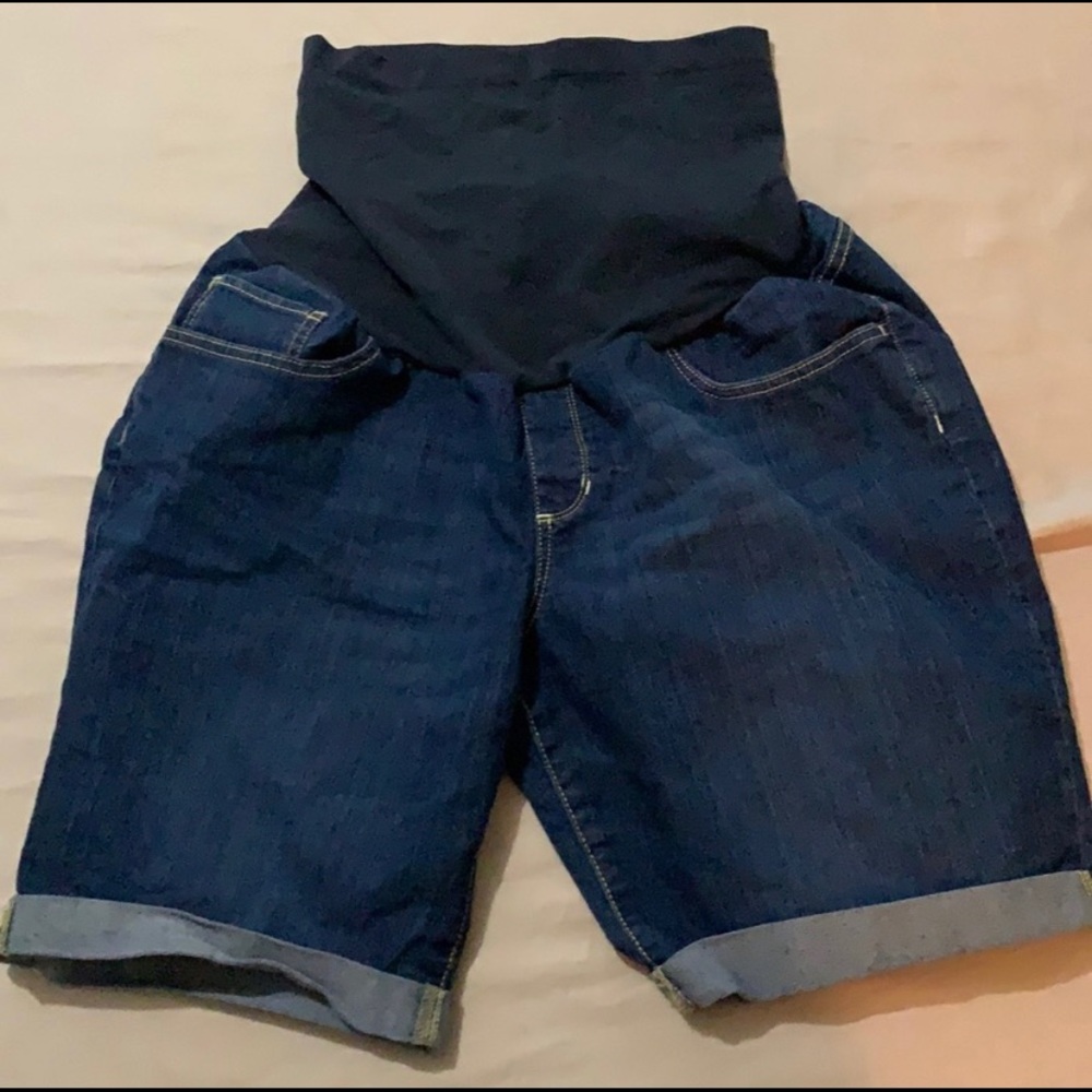 Maternity Bahama shorts